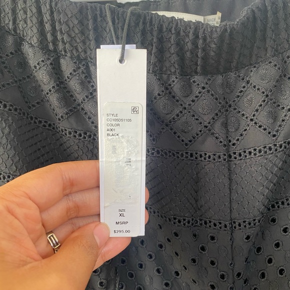 Alice + Olivia Adele Eyelet Crop Pant - Picture 5 of 7